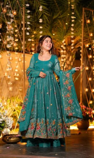 NSR 880 GOWN FOR WOMEN PARTY WEARNSR 880 GOWN FOR WOMEN PARTY WEAR