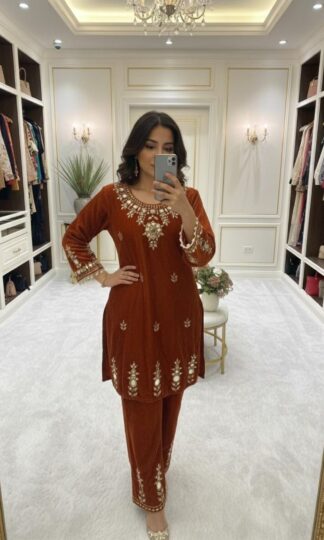 BE 323 VELVET EMBROIDERED DESIGNER CO-ORD SET ONLINEBE 323 VELVET EMBROIDERED DESIGNER CO-ORD SET ONLINE