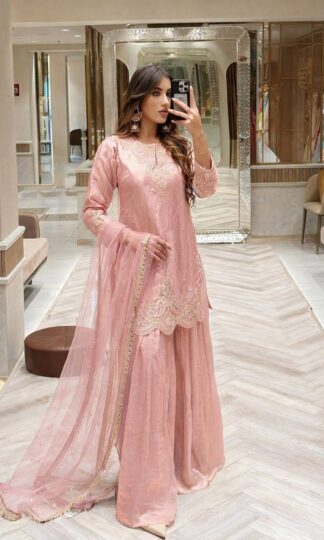 ZC 8009 PAKISTANI SALWAR SUITS SURAT WHOLESALEZC 8009 PAKISTANI SALWAR SUITS SURAT WHOLESALE