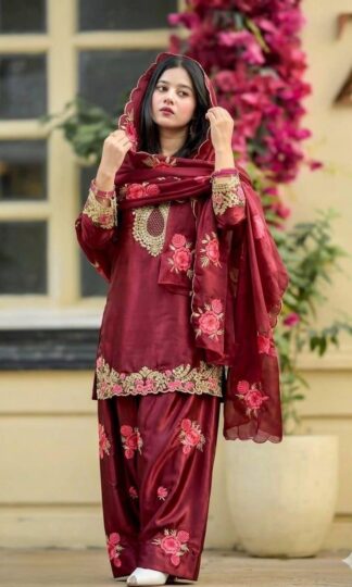 MD 3081 DESIGNER PAKISTANI  FARSHI SALWARMD 3081 DESIGNER PAKISTANI FARSHI SALWAR