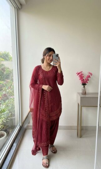 PD 1143 FARSHI SUITS WHOLESALER SURATPD 1143 FARSHI SUITS WHOLESALER SURAT