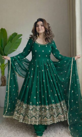 FD 8057 EMBROIDERY PAKISTANI GOWN WITH MIRROR WORK COLLECTIONFD 8057 EMBROIDERY PAKISTANI GOWN WITH MIRROR WORK COLLECTION