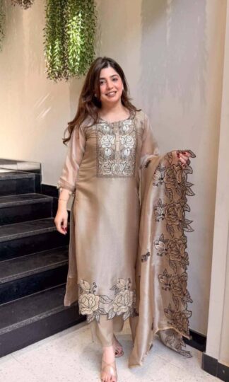 KD 1609 PAKISTANI SUITS ONLINE DEALER IN SURATKD 1609 PAKISTANI SUITS ONLINE DEALER IN SURAT