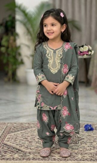 RRK 003 CHILDREN PAKISTANI SUITS ONLINERRK 003 CHILDREN PAKISTANI SUITS ONLINE