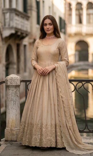 FD 8063 DESIGNER PAKISTANI GOWN ONLINE SUPPLIERFD 8063 DESIGNER PAKISTANI GOWN ONLINE SUPPLIER