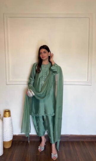 KD 1624 PAKISTANI SUITS ONLINE WHOLESALEKD 1624 PAKISTANI SUITS ONLINE WHOLESALE