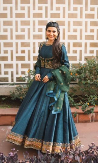 LC 1479 PAKISTANI DESIGNER ANARKALI GOWN WITH JACKAT SET ONLINELC 1479 PAKISTANI DESIGNER ANARKALI GOWN WITH JACKAT SET ONLINE