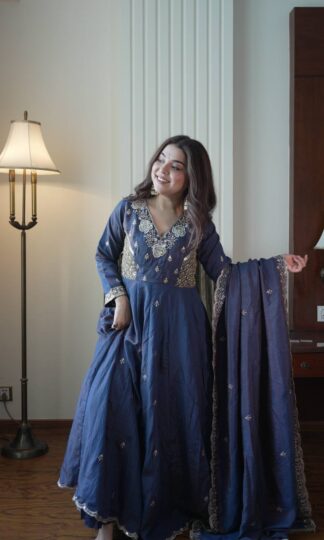 LOOMEERA LM 19 PAKISTANI GOWN WITH DUPATTA SET WHOLESALELOOMEERA LM 19 PAKISTANI GOWN WITH DUPATTA SET WHOLESALE
