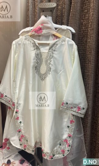 MARIA B 1091 PAKISTANI SUITS LATEST COLLECTIONMARIA B 1091 PAKISTANI SUITS LATEST COLLECTION