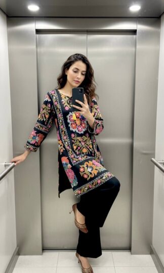 VF 233 LUXURY PAKISTANI KURTI ONLINE COLLECTIONVF 233 LUXURY PAKISTANI KURTI ONLINE COLLECTION