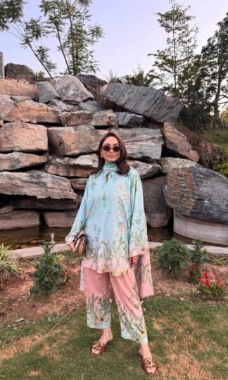VF 238 LUXURY PAKISTANI KURTI PENT WITH DUPATTA SET ONLINEVF 238 LUXURY PAKISTANI KURTI PENT WITH DUPATTA SET ONLINE (1)