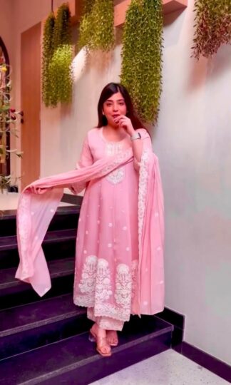 AC 7112 DESIGNER GOWN SUPPLIER INDIAAC 7112 DESIGNER GOWN SUPPLIER INDIA