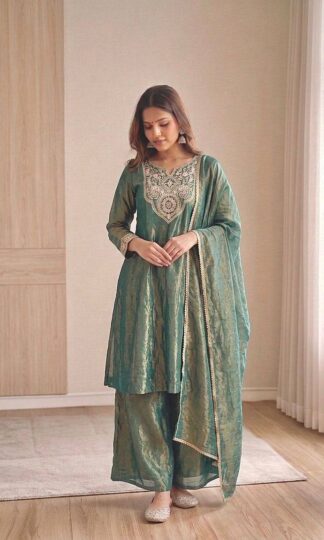 KF 1727 LUXURY PAKISTANI SUITS COLLECTION 2026KF 1727 LUXURY PAKISTANI SUITS COLLECTION 2026