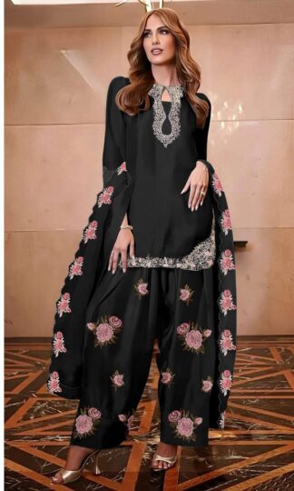 AZURE 5951 F HANIA AMIR PAKISTANI SUITS MANUFACTURERAZURE 5951 F HANIA AMIR PAKISTANI SUITS MANUFACTURER