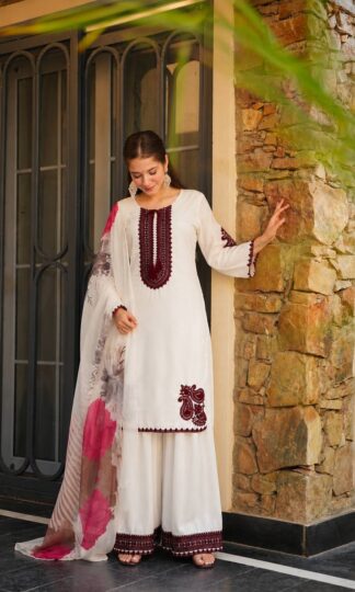 HK 1742 PAKISTANI FARSHI SALWAR KURTA & DUPATTA SET FOR WOMENHK 1742 PAKISTANI FARSHI SALWAR KURTA & DUPATTA SET FOR WOMEN