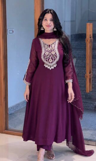 JD 650 DESIGNER ETHNIC WEAR PAKISTANI ANARKALI GOWN ONLINEJD 650 Anarkali Gown with Pant and Beautiful Dupatta Wholesale
