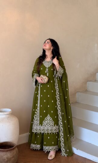 AC 7073 WHOLESALE PAKISTANI SUITS FOR ONLINE SUPPLIERAC 7073 WHOLESALE PAKISTANI SUITS FOR ONLINE SUPPLIER