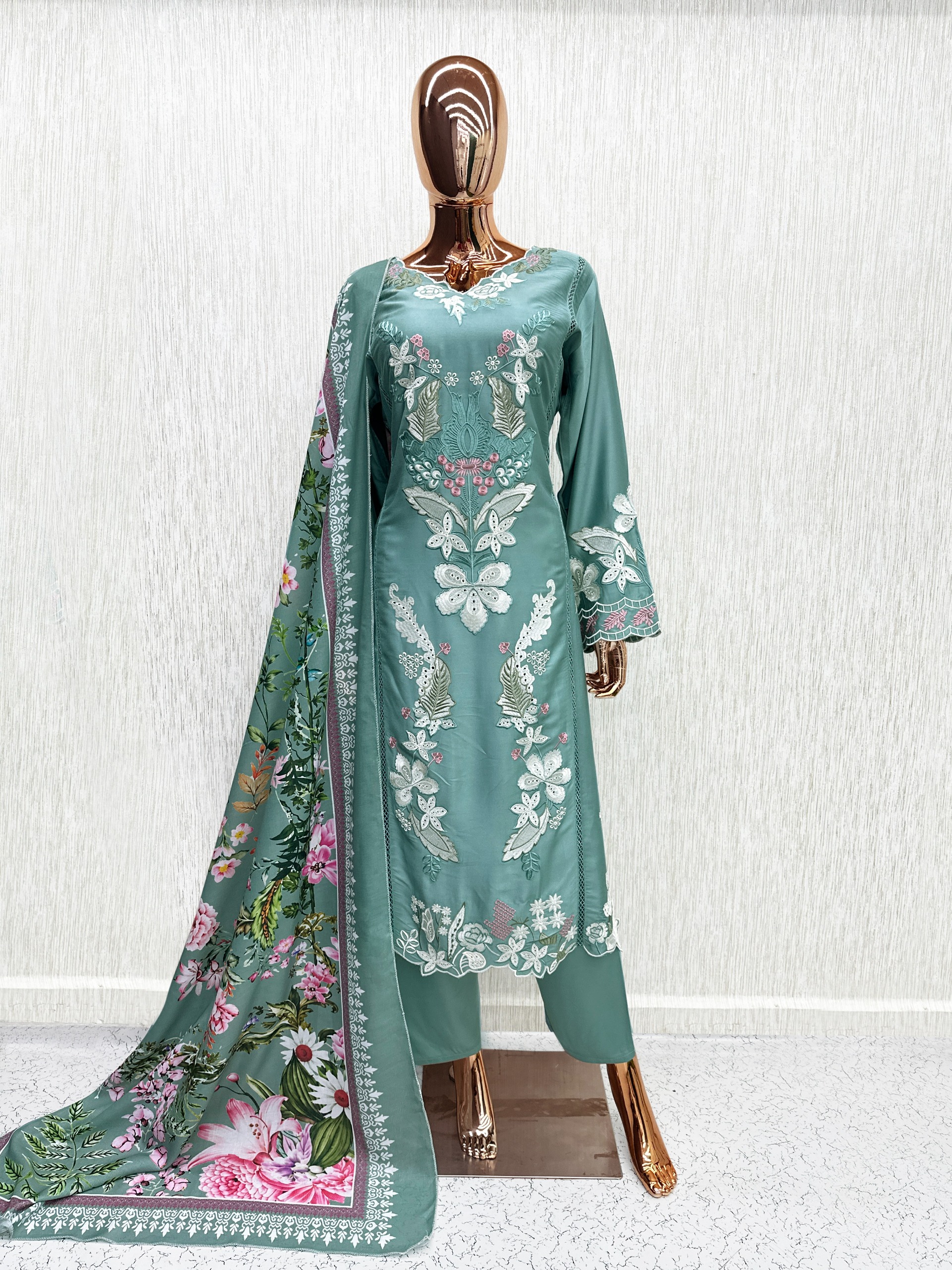 AK - 47 PAKISTANI KAFTAN SUITS ONLINE SUPPLIER - Image 2