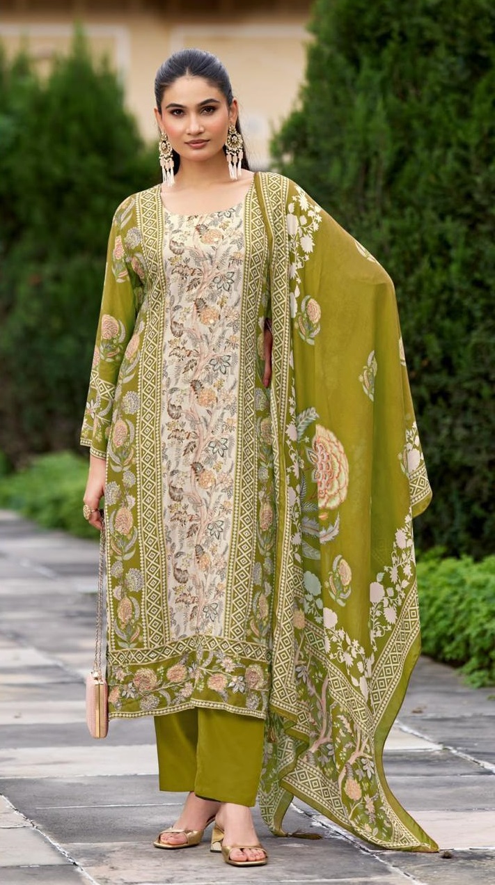 AMRUTVELA AT136 D PAKISTANI SUITS WHOLESALE IN SURAT (#165116)