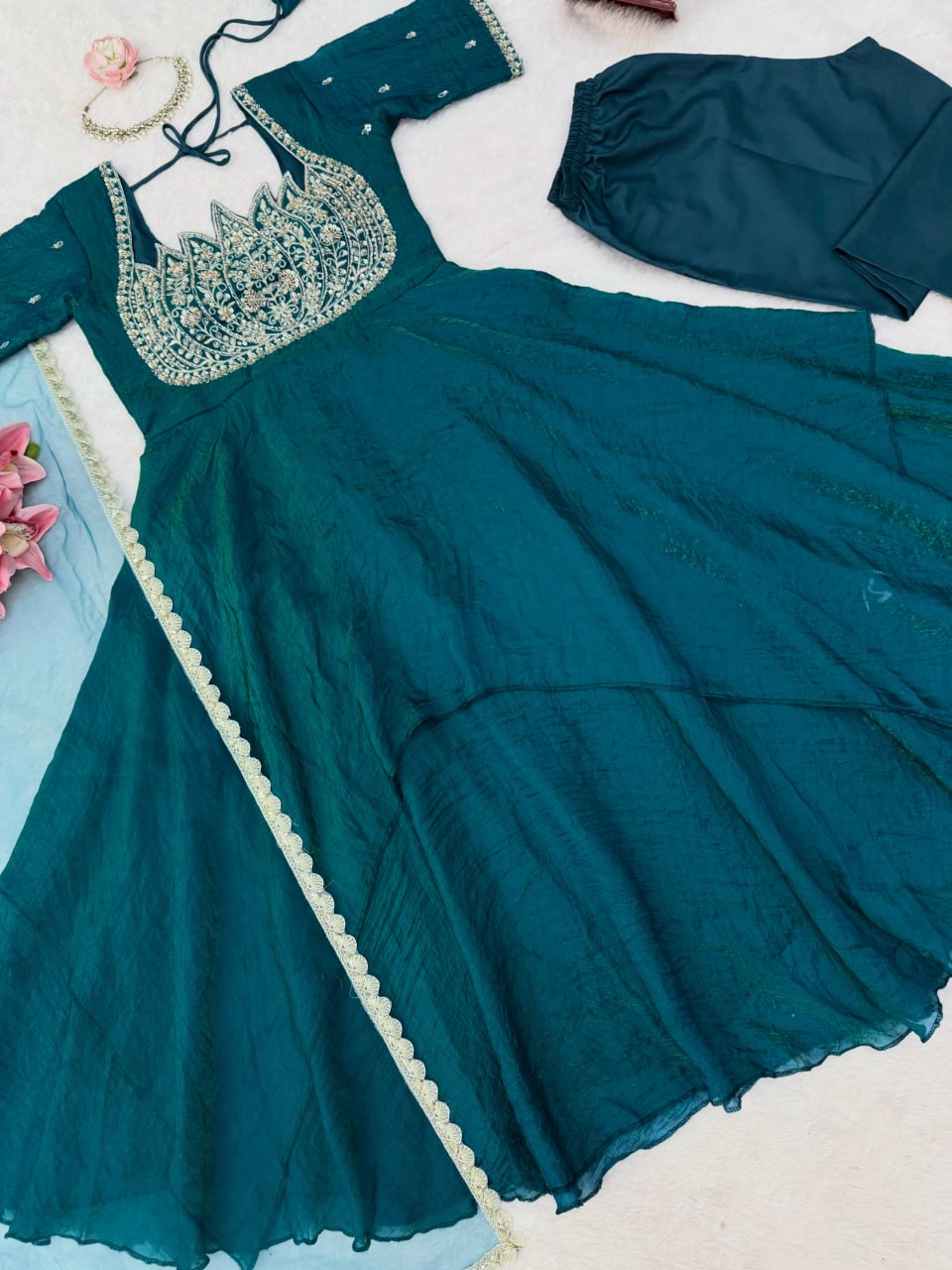 KD 1655 PAKISTANI DESIGNER ANARKALI GOWN ONLINE COLLECTION - Image 4