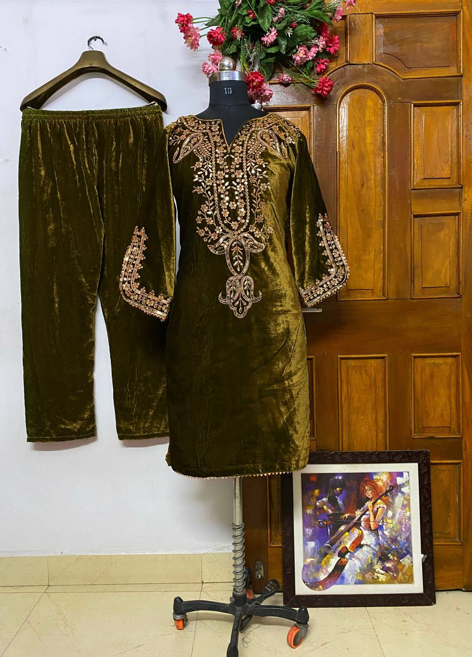 LC 1156 PAKISTANI VELVET KURTI PLAZZO SUIT ONLINE COLLECTION
