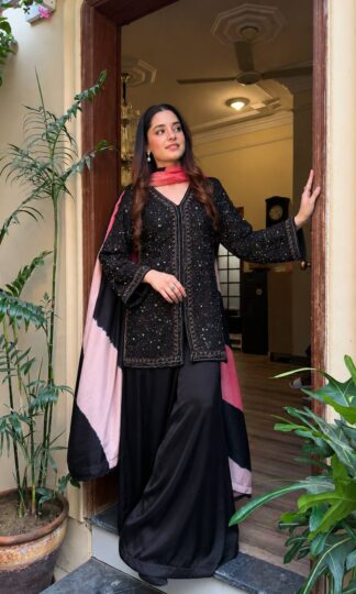 LC 1504 DESIGNER SALWAR KAMEEZ SUIT WHOLESALE INDIALC 1504 DESIGNER SALWAR KAMEEZ SUIT WHOLESALE INDIA