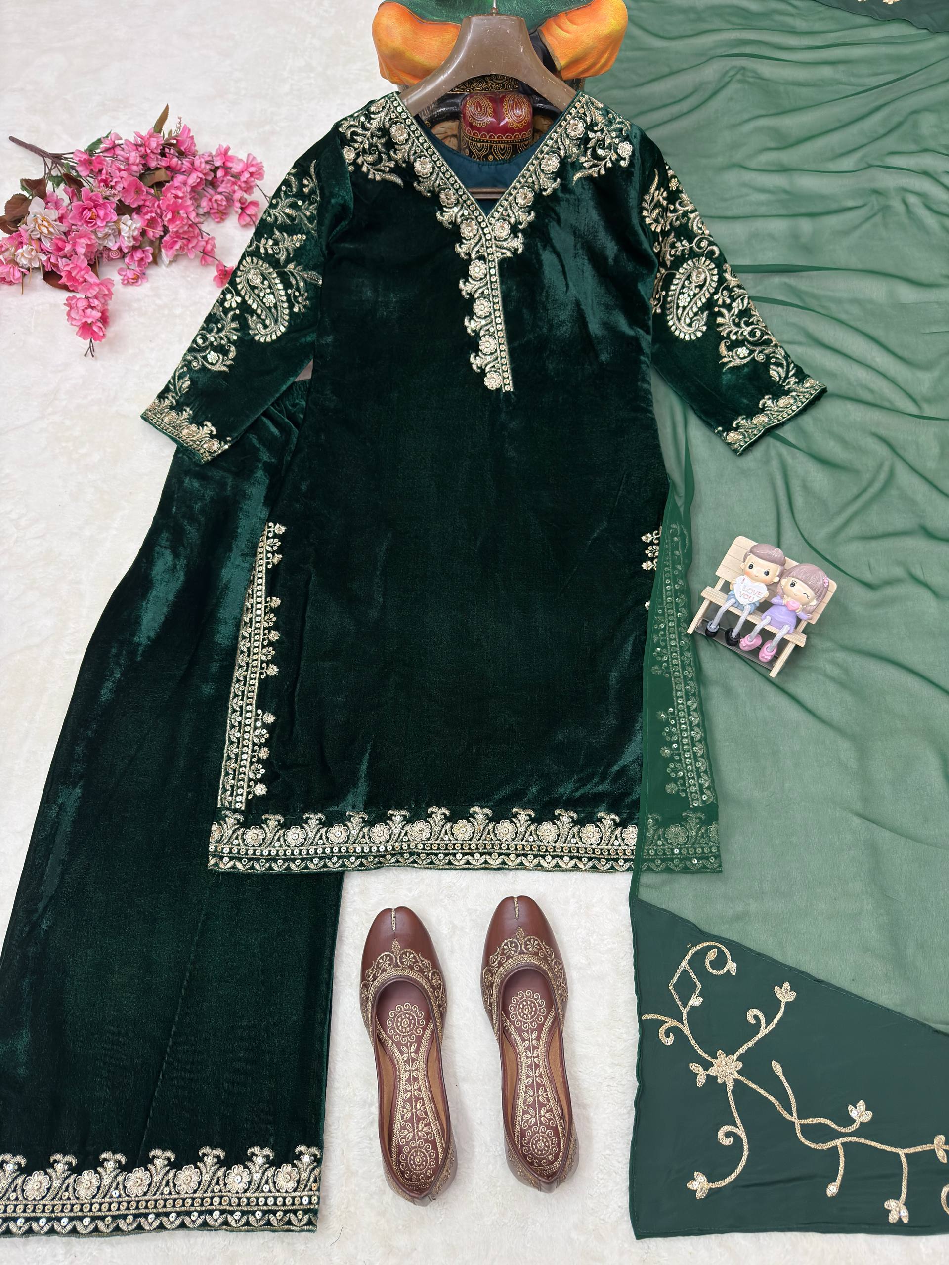 LC 1516 PAKISTANI VELVET SHARARA SUIT ONLINE COLLECTION - Image 5