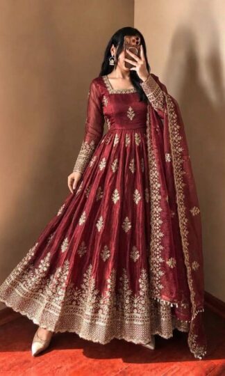 NSR 918 LADIES DESIGNER ANARKALI GOWN ONLINE WHOLESALENSR 918 LADIES DESIGNER ANARKALI GOWN ONLINE WHOLESALE