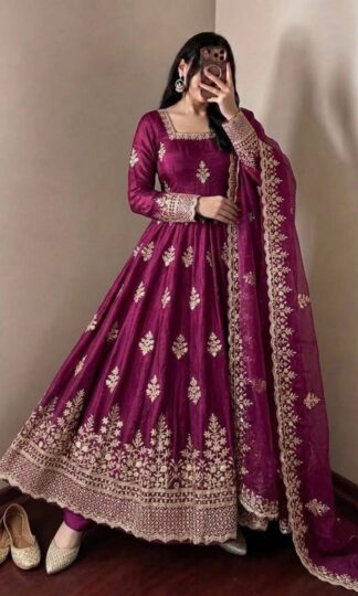NSR 918 PAKISTANI GOWN WHOLESALE SUPPLIER SURATNSR 918 PAKISTANI GOWN WHOLESALE SUPPLIER SURAT