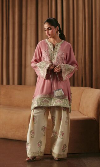 PURE RAYON SATIN HEAVY PAKISTANI SUITS MANUFACTURER IN SURATPURE RAYON SATIN HEAVY PAKISTANI SUITS MANUFACTURER IN SURAT