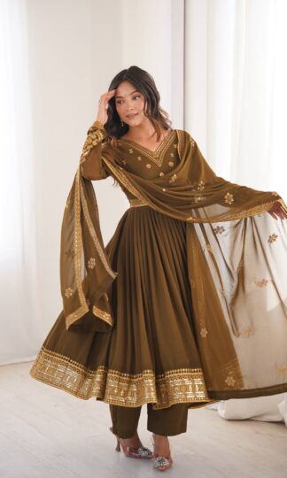 SP 104 ANARKALI GOWN ONLINE WHOLESALE IN INDIASP 104 ANARKALI GOWN ONLINE WHOLESALE IN INDIA