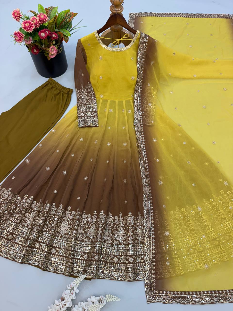 SR 1725 TRENDING DESIGNER ANARKALI GOWN ONLINE WHOLESALE - Image 3